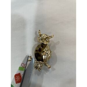Signed Vintage Gerry Owl Brooch Gold Tone Brown Bead Center and Jewled Eyes